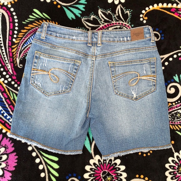 ❤️Justice Jean Shorts - Picture 2 of 5